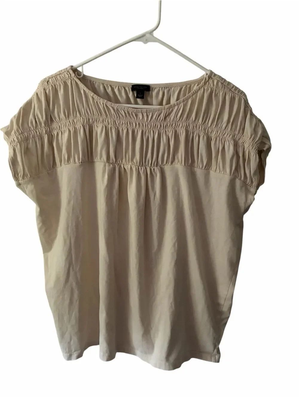 NWOT Ann Taylor Factory Ruched Yoke Top – Size Large – Beige